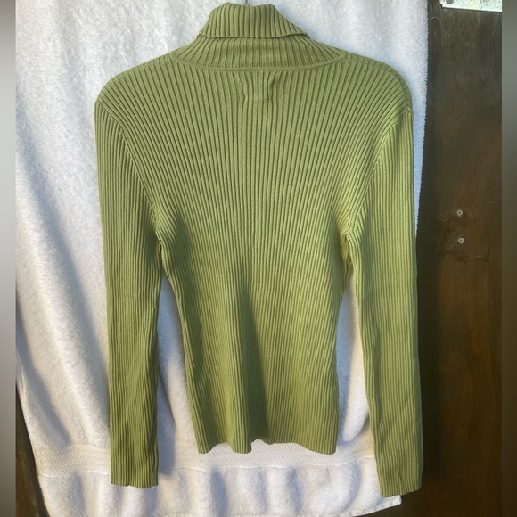 Chico’s Design Apparel Amanda L/S Turtleneck Pullover Celadon Green; NWT; M/8 - Picture 4 of 10